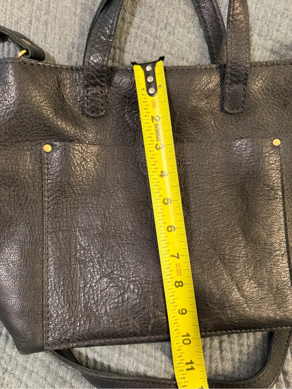 Portland Leather Medium Crossbody Tote with zipper - black